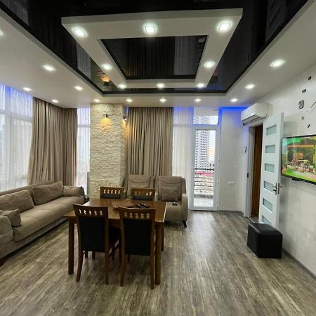 Apartament Delux Sea View Batumi Esterno foto