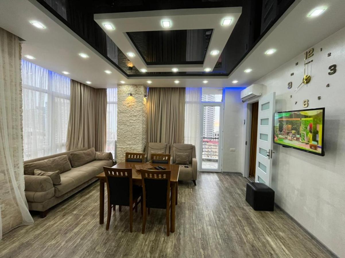Apartament Delux Sea View Batumi Esterno foto